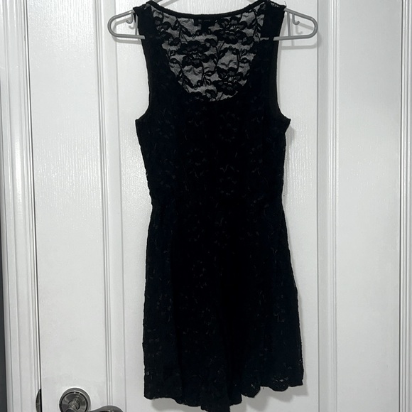 DILEMA SCOOP MINI DRESS WITH LACE SIZE S - Picture 4 of 4